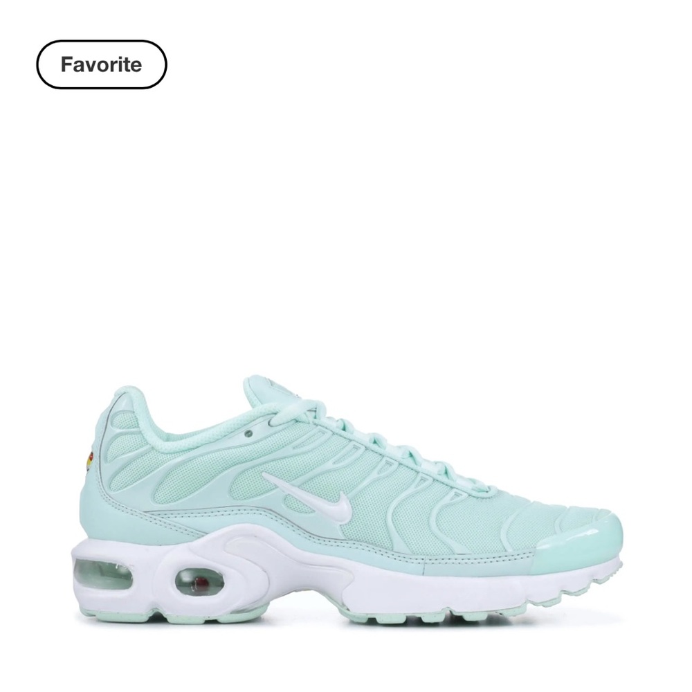 Nike Women's Light Green Sneakers